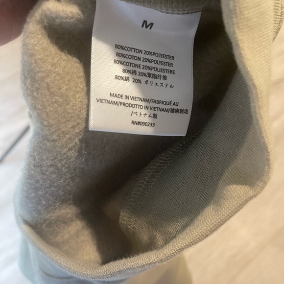 NWT Fear of God Essentials Green Mock Neck Sweatshirt Back Logo plate Medium - Picture 6 of 9